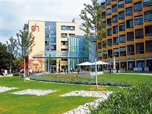 Außenansicht St. Josef Hospital